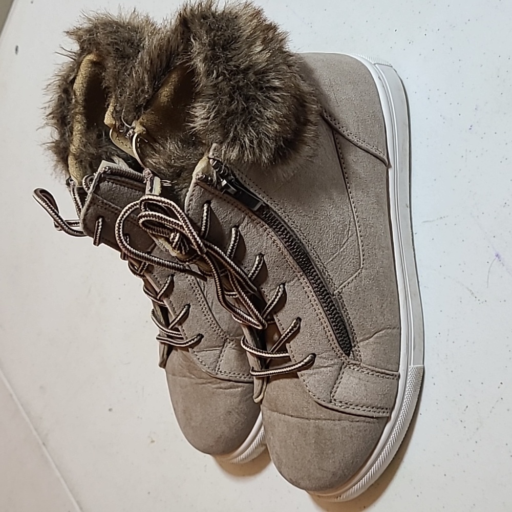 Pop Comfort Fit Shoes